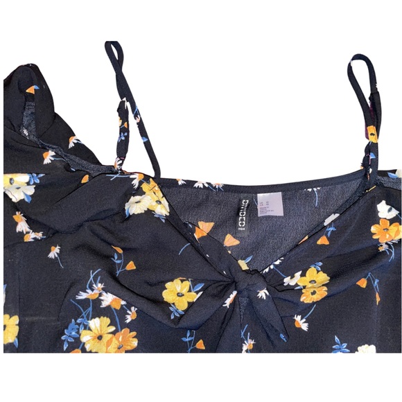 NWOT H& M Divided Off The Shoulder Strappy Black Floral Blouse (Size 10) - Picture 2 of 4